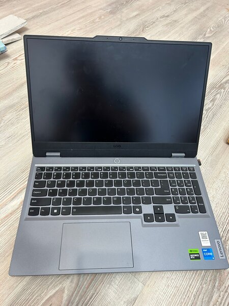 Laptop Lenovo LOQ+ mouse