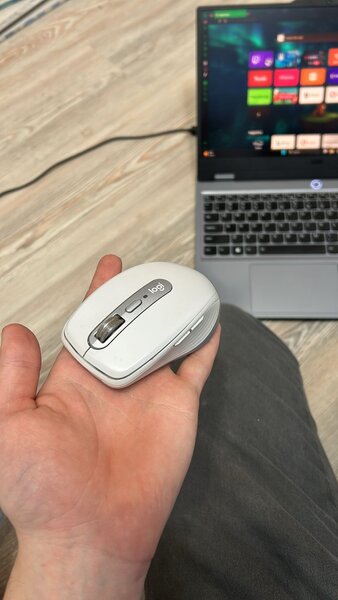 Laptop Lenovo LOQ+ mouse